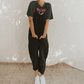 Minimalistischer Overall mit Taschen und V-Ausschnitt